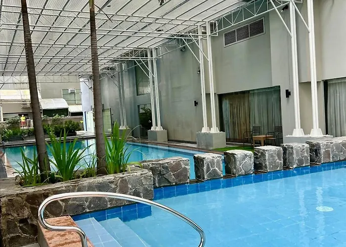 Prime Makati Near Poblacion & Malls Apartment