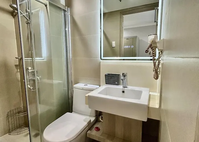 Prime Makati Near Poblacion & Malls Manila